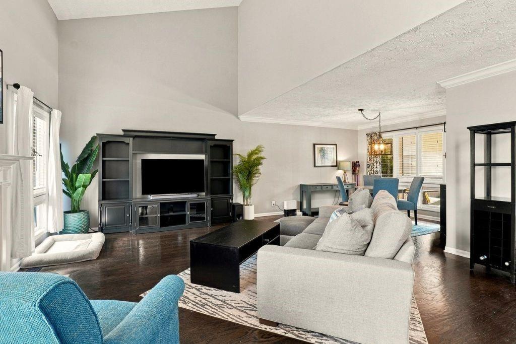 3249 Clairmont North NE