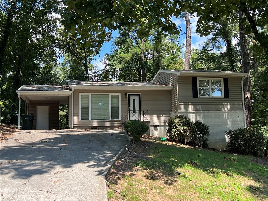 TOTALLY RENOVATED GEM IN SMYRNA FEATURES 4 SPACIOUS BEDROOMS, 2 FULL BATHS, OPEN KITCHEN CONCEPT WITH HARDWOOD FLOORS, BEAUTIFUL GRANITE COUNTER TOPS, NEWER STAINLESS STEEL APPLIANCES, BREAKFAST BAR WITH GORGEOUS PENDANT LIGHTS, DINING AREA, SPACIOUS FAMILY ROOM, LARGE DECK FOR ENTERTAINING, PRIVATE BACKYARD AND 1-CAR CARPORT. THIS IS A MUST SEE HOME! NO PETS AND NO SMOKING ALLOWED.