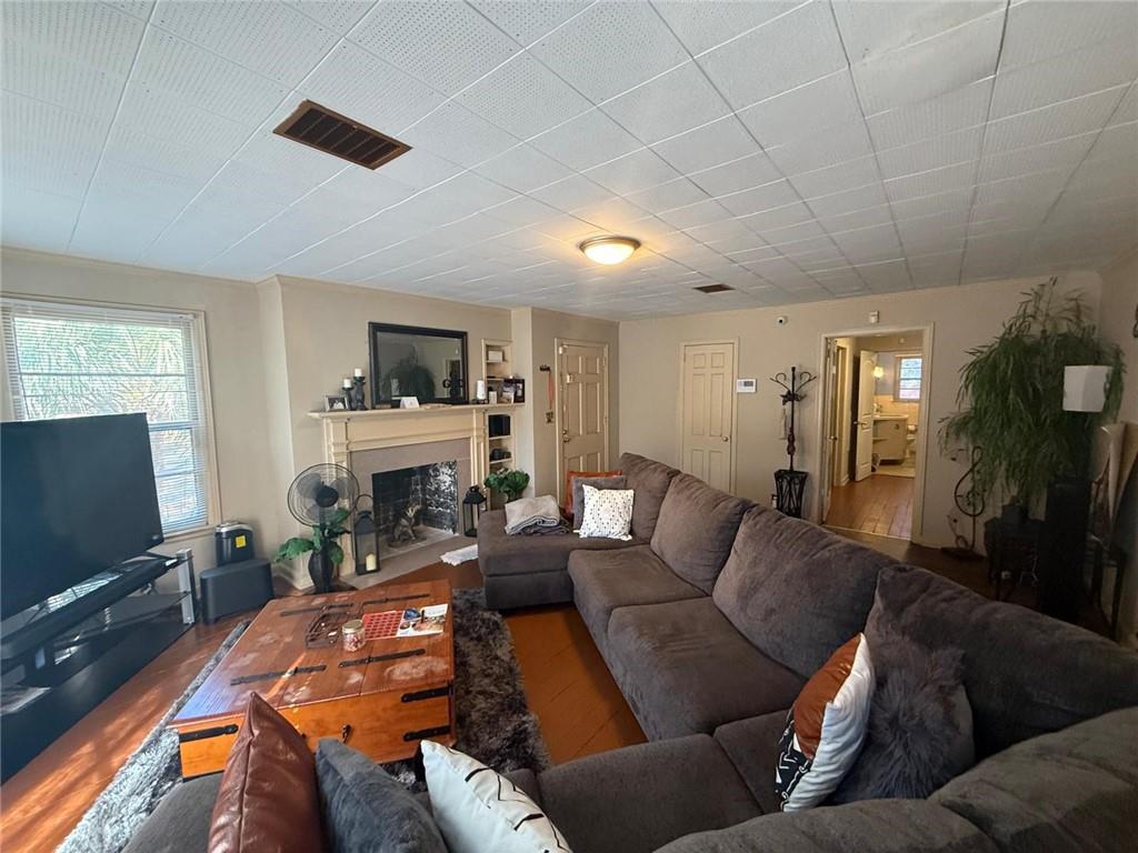 1184 Edna Place
