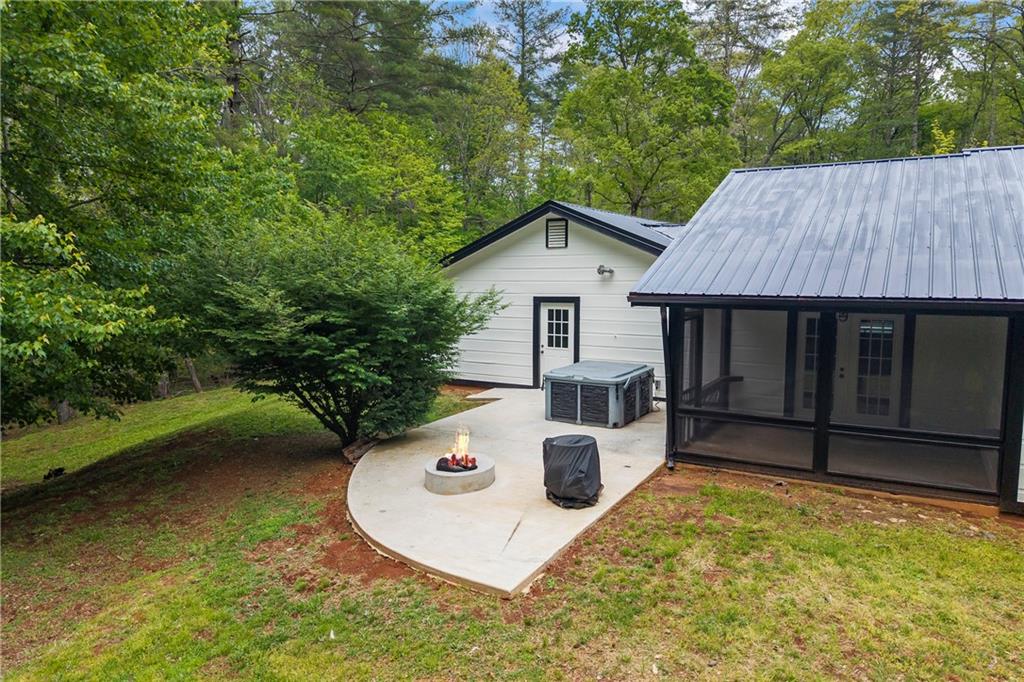 435 Dogwood Way