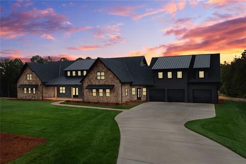 Homes For Sale - 1921 Euharlee Road<br/> Kingston, GA 30145