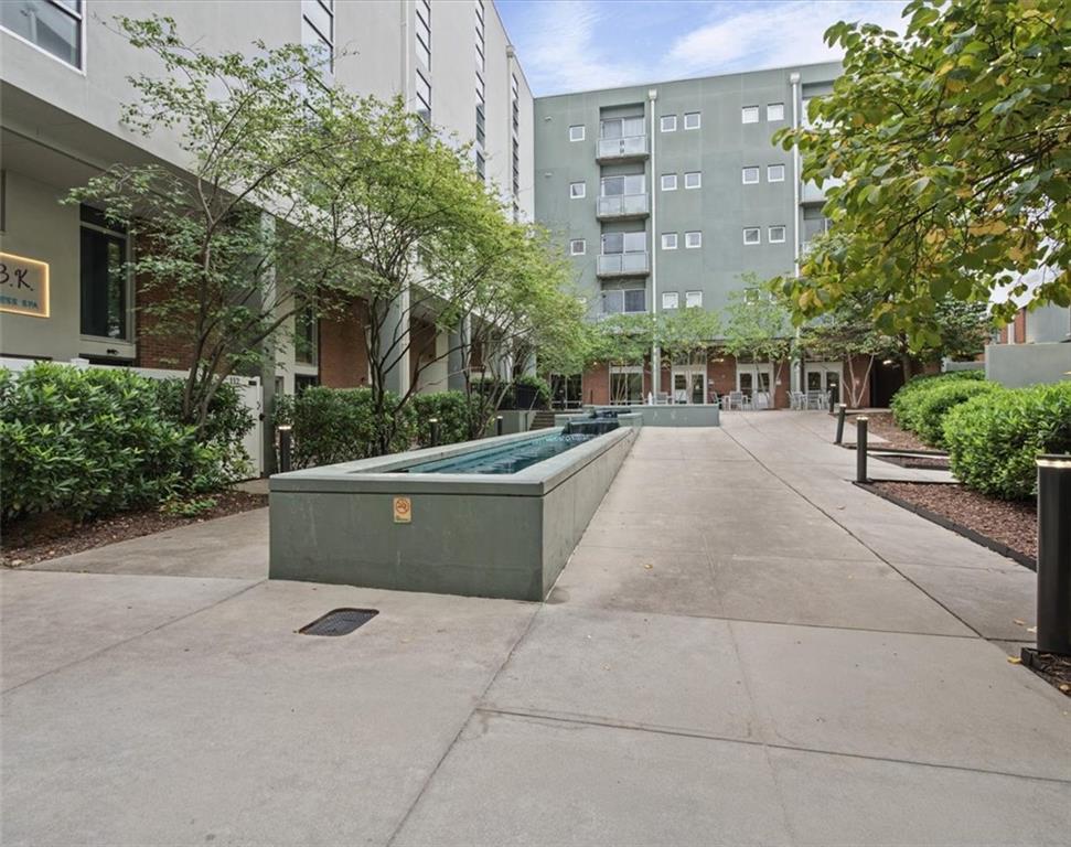 620 Glen Iris Drive NE 325