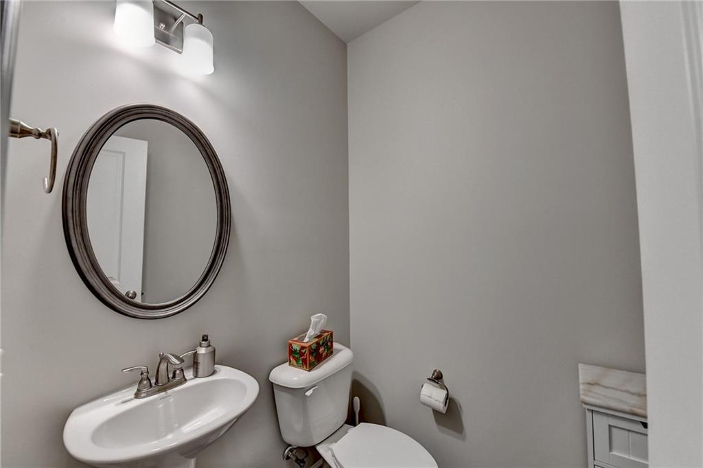 2719 Hedgeway Circle