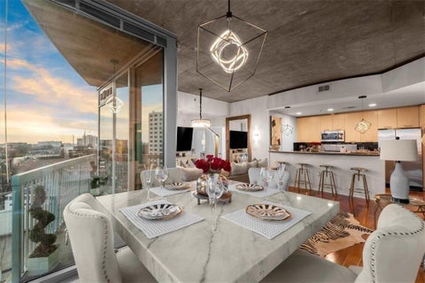 Condo For Sale - 3324 Peachtree Road #902<br/> Atlanta, GA 30326