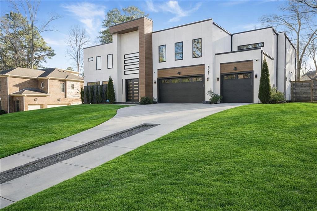 2327 Meadowvale Drive NE