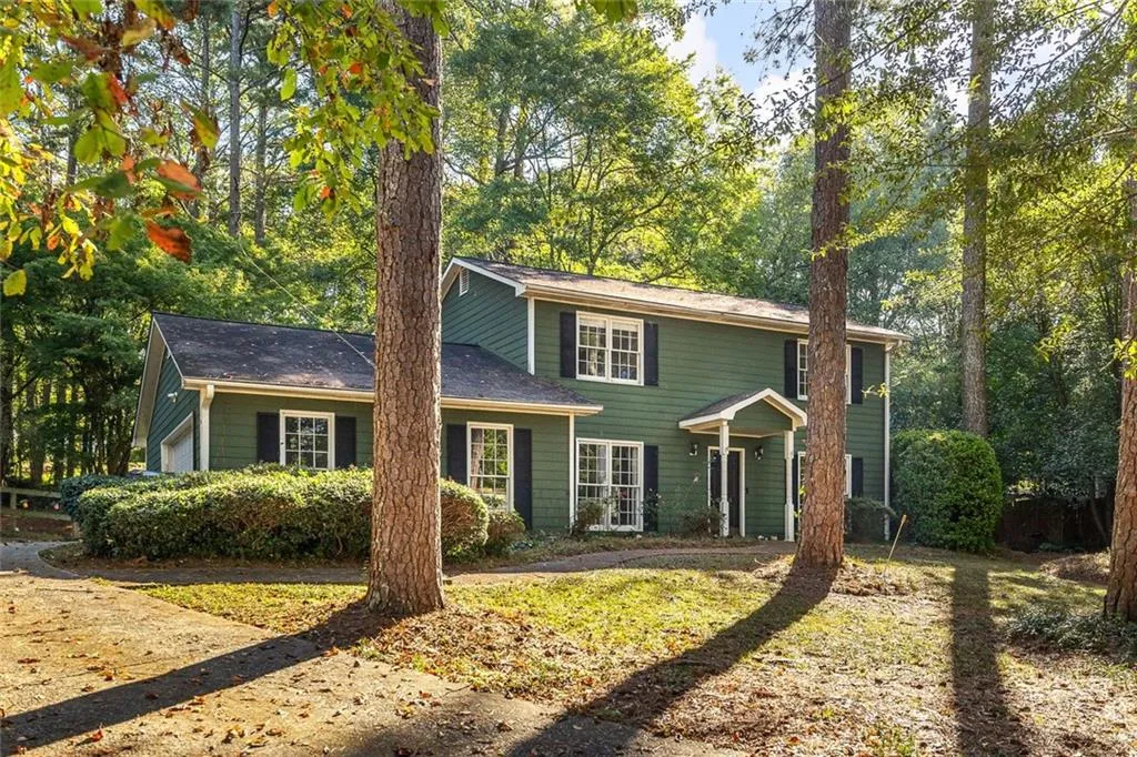 Marietta, Georgia 30066, United States, 3 Bedrooms Bedrooms, ,3 BathroomsBathrooms,Residential,Active,221618