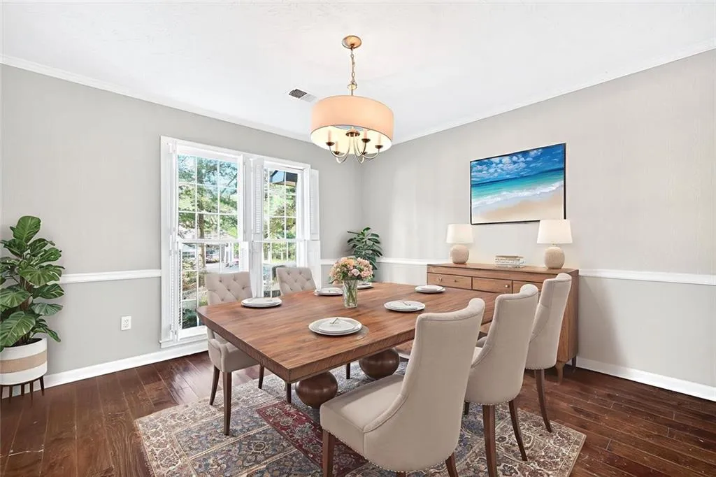 Marietta, Georgia 30066, United States, 3 Bedrooms Bedrooms, ,3 BathroomsBathrooms,Residential,Active,221618