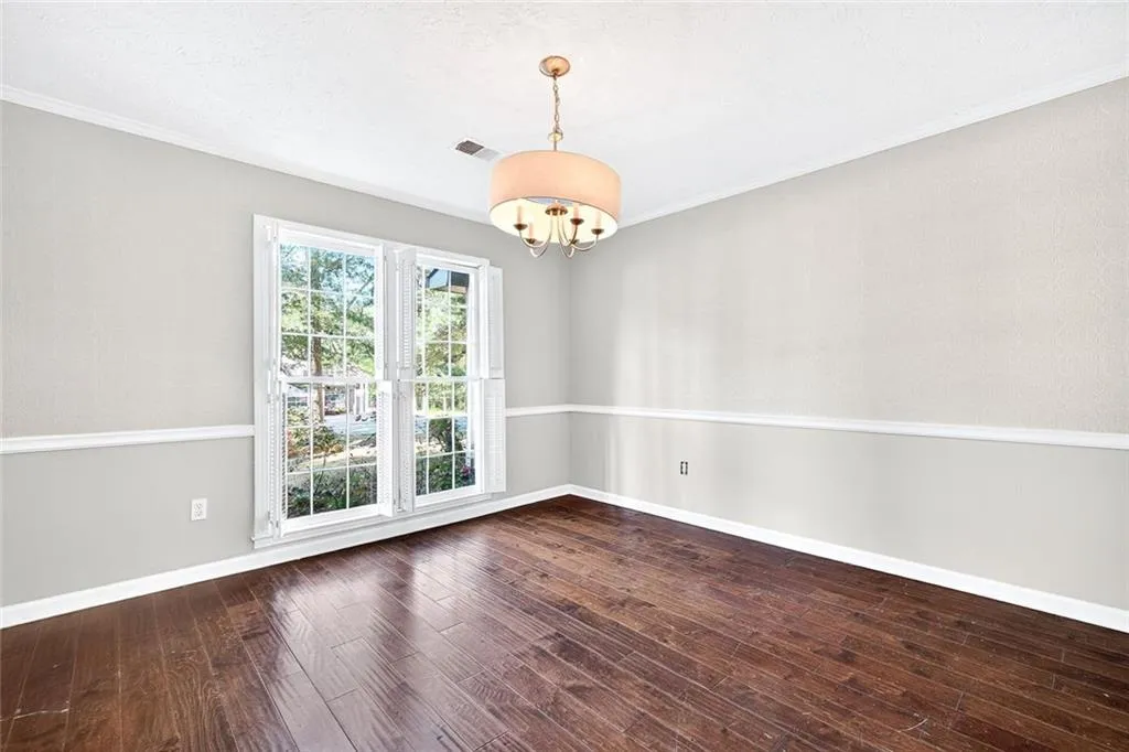 Marietta, Georgia 30066, United States, 3 Bedrooms Bedrooms, ,3 BathroomsBathrooms,Residential,Active,221618