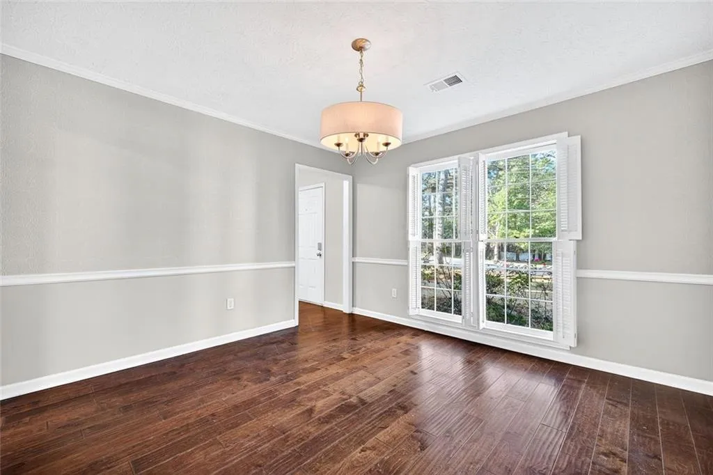 Marietta, Georgia 30066, United States, 3 Bedrooms Bedrooms, ,3 BathroomsBathrooms,Residential,Active,221618