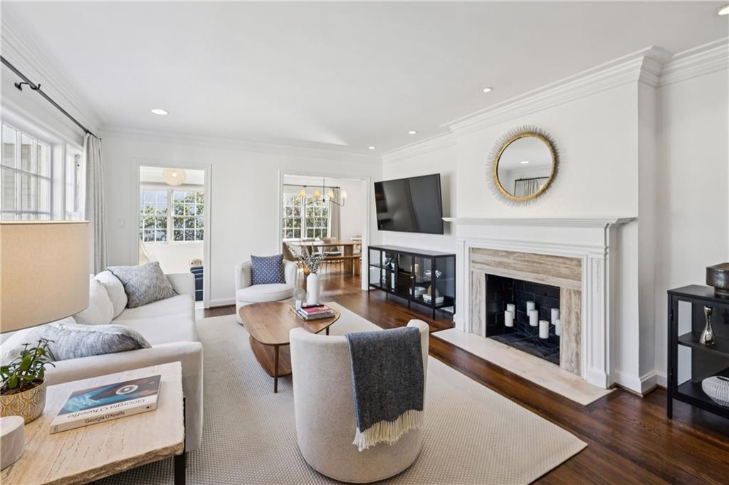 840 Woodley Drive NW