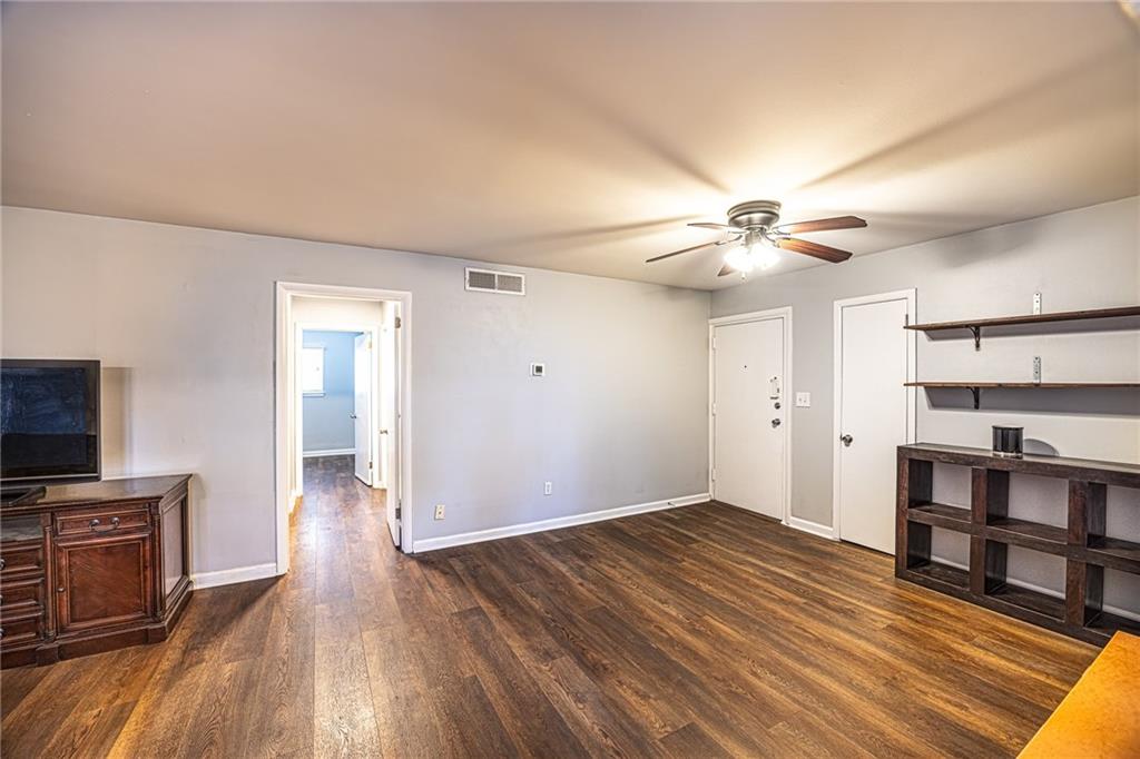 1111 Clairemont Avenue J2