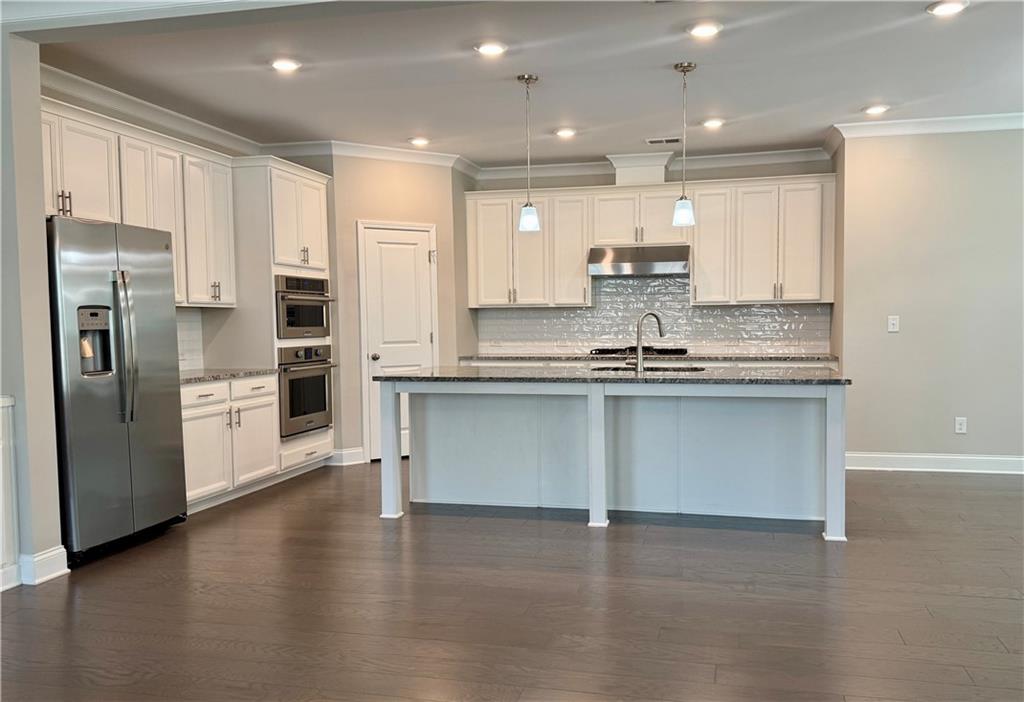 4924 Sterling Close