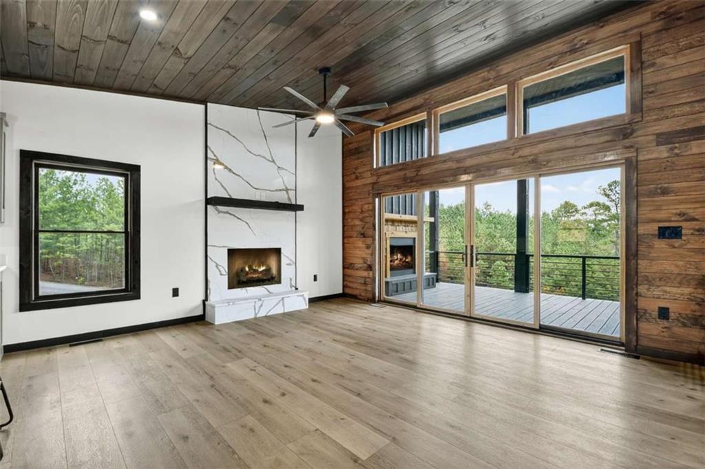 123 Ridgeline Drive