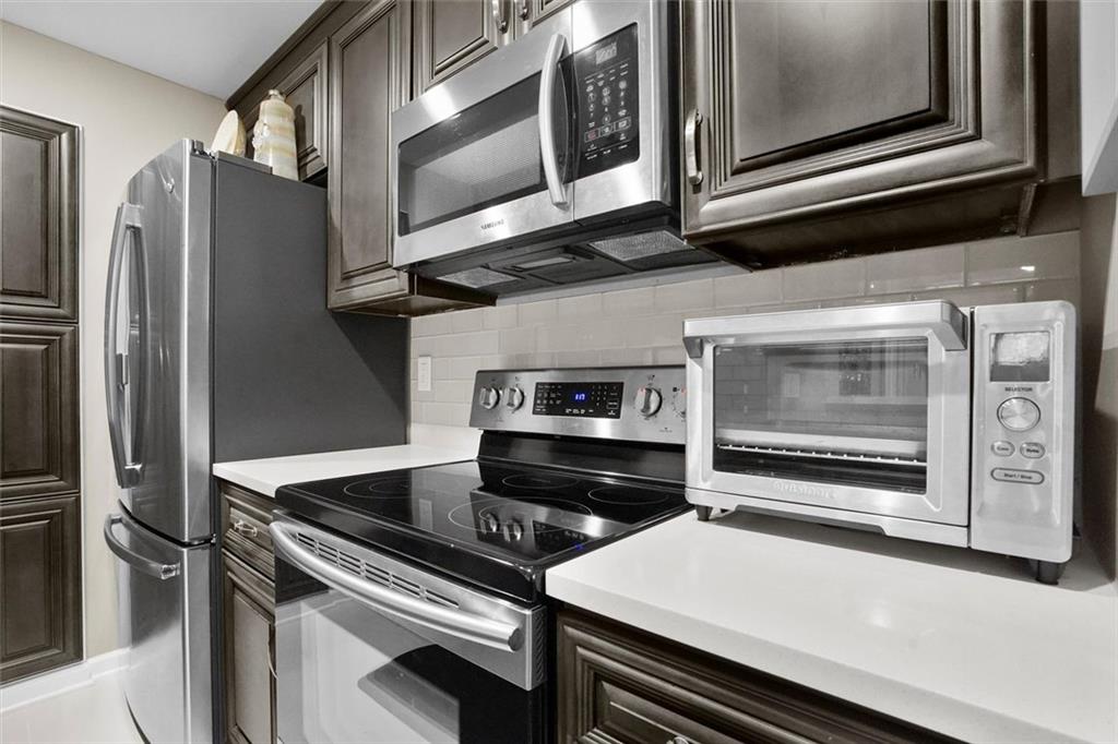 28206 Plantation Drive NE 206