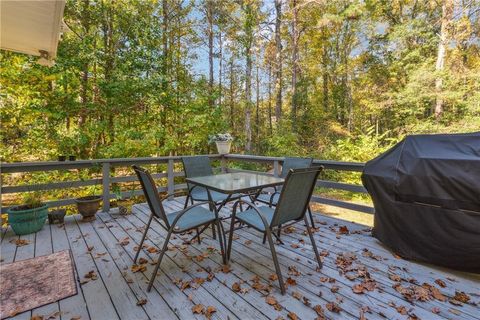 A home in Powder Springs