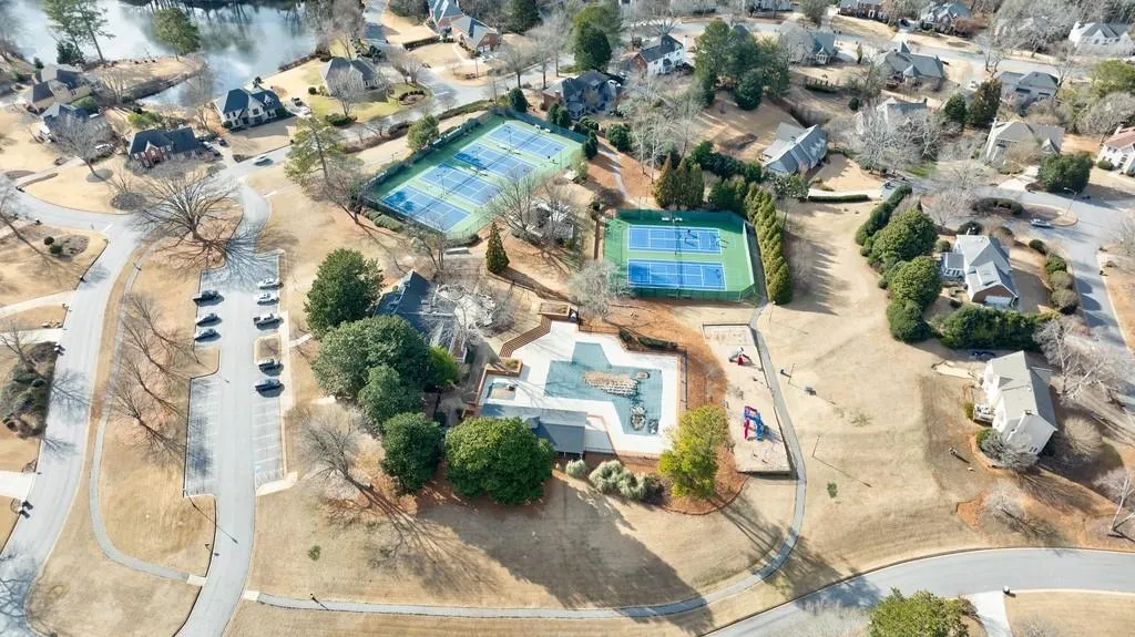 Roswell, Georgia 30075, United States, 4 Bedrooms Bedrooms, ,3 BathroomsBathrooms,Residential,Pending,15500