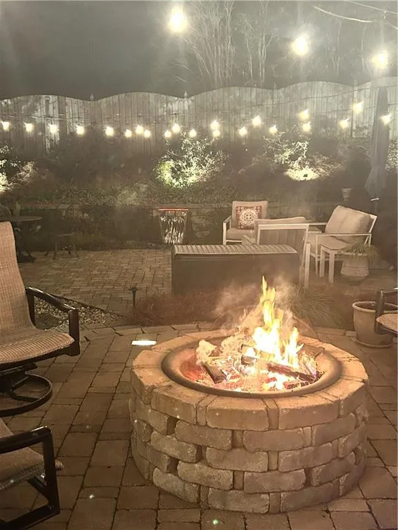 Roswell, Georgia 30075, United States, 4 Bedrooms Bedrooms, ,3 BathroomsBathrooms,Residential,Pending,15500