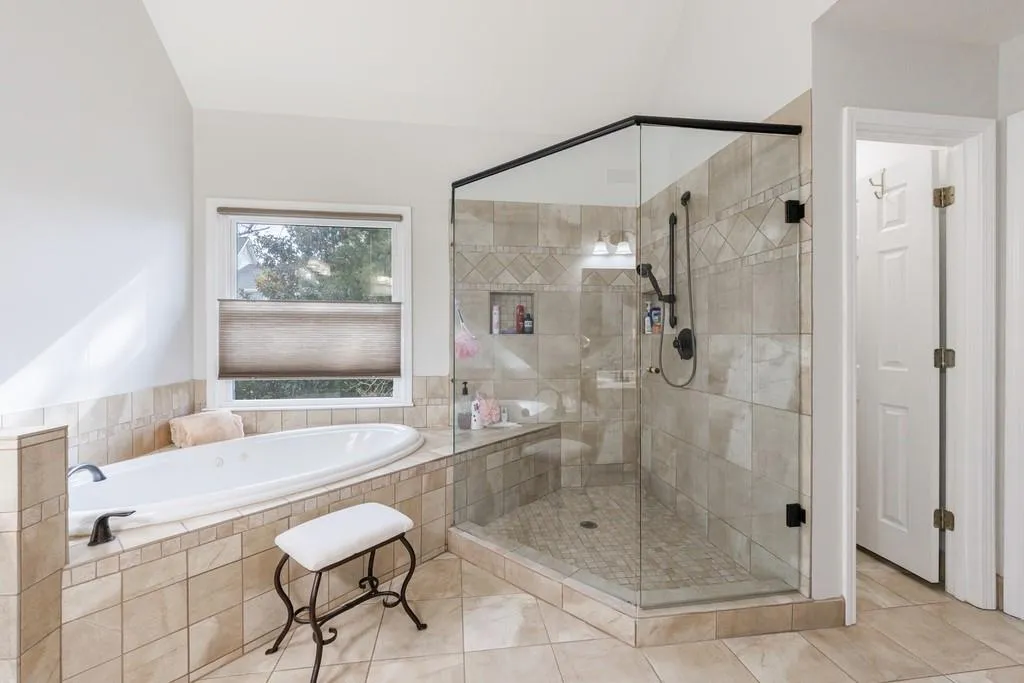 Roswell, Georgia 30075, United States, 4 Bedrooms Bedrooms, ,3 BathroomsBathrooms,Residential,Pending,15500