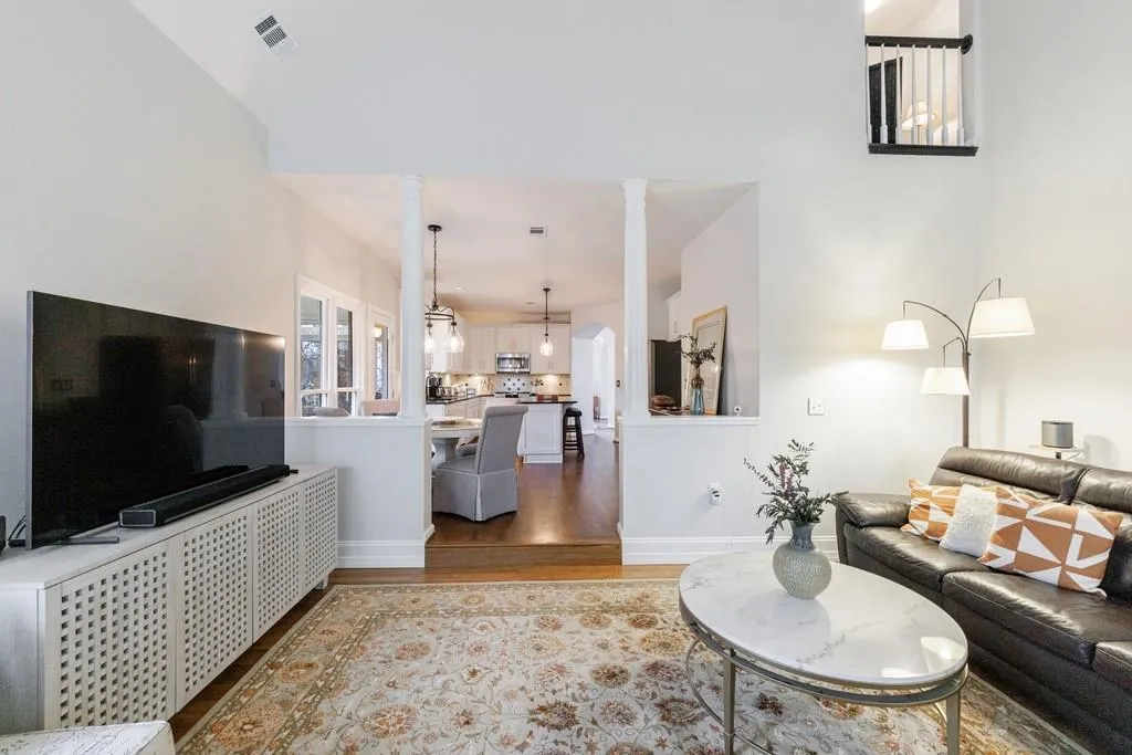 Roswell, Georgia 30075, United States, 4 Bedrooms Bedrooms, ,3 BathroomsBathrooms,Residential,Pending,15500