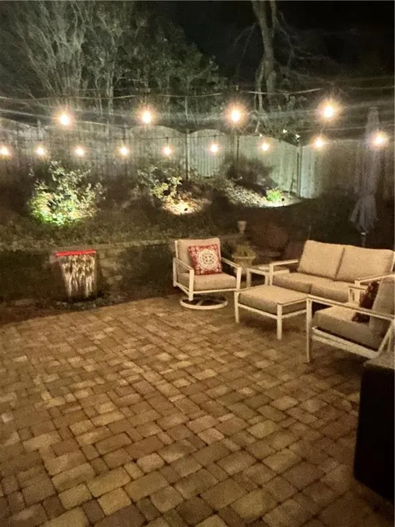 Roswell, Georgia 30075, United States, 4 Bedrooms Bedrooms, ,3 BathroomsBathrooms,Residential,Pending,15500