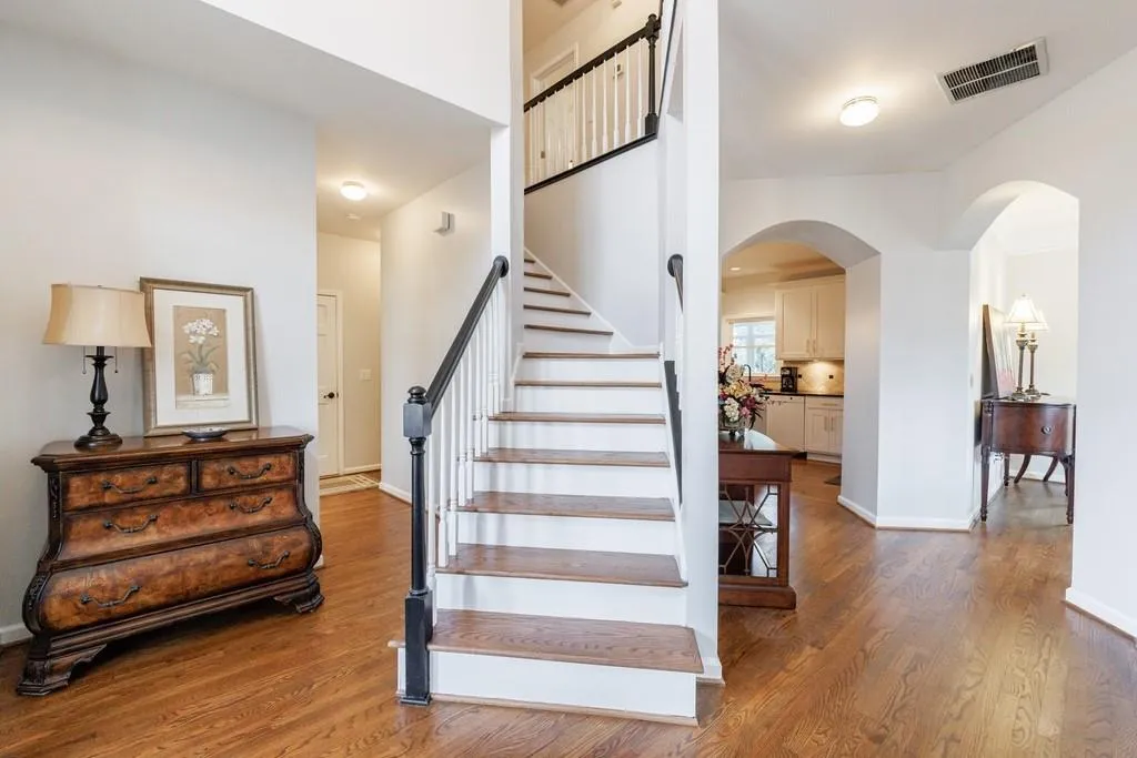 Roswell, Georgia 30075, United States, 4 Bedrooms Bedrooms, ,3 BathroomsBathrooms,Residential,Pending,15500