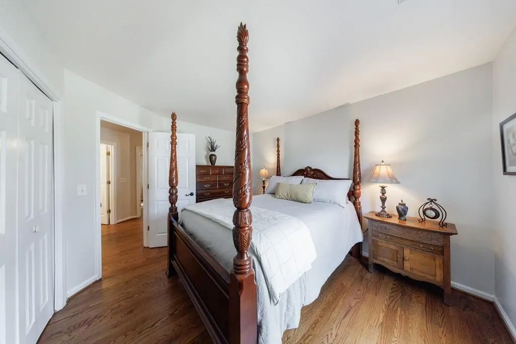 Roswell, Georgia 30075, United States, 4 Bedrooms Bedrooms, ,3 BathroomsBathrooms,Residential,Pending,15500