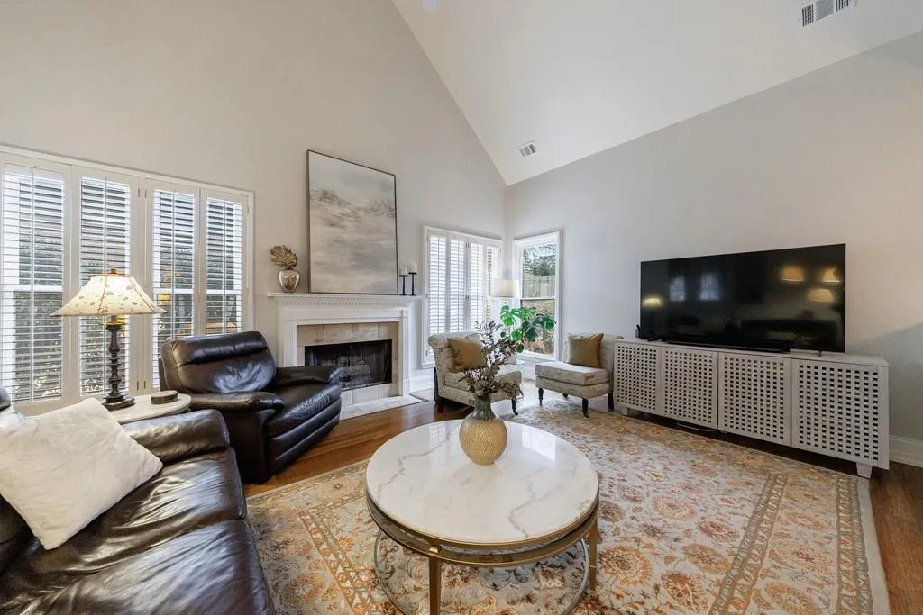 Roswell, Georgia 30075, United States, 4 Bedrooms Bedrooms, ,3 BathroomsBathrooms,Residential,Pending,15500