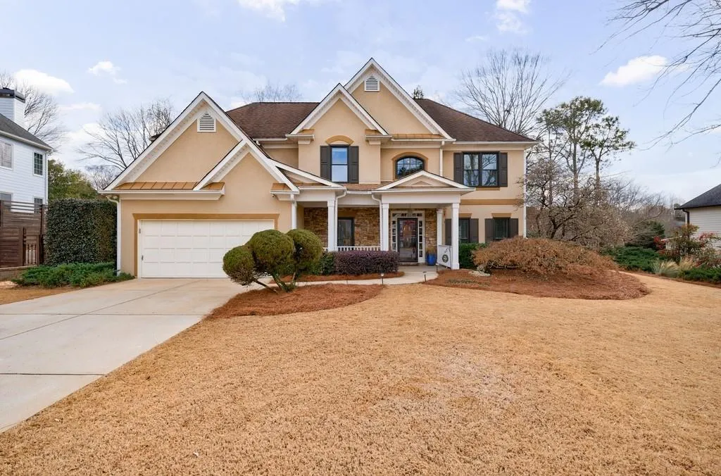 Roswell, Georgia 30075, United States, 4 Bedrooms Bedrooms, ,3 BathroomsBathrooms,Residential,Pending,15500