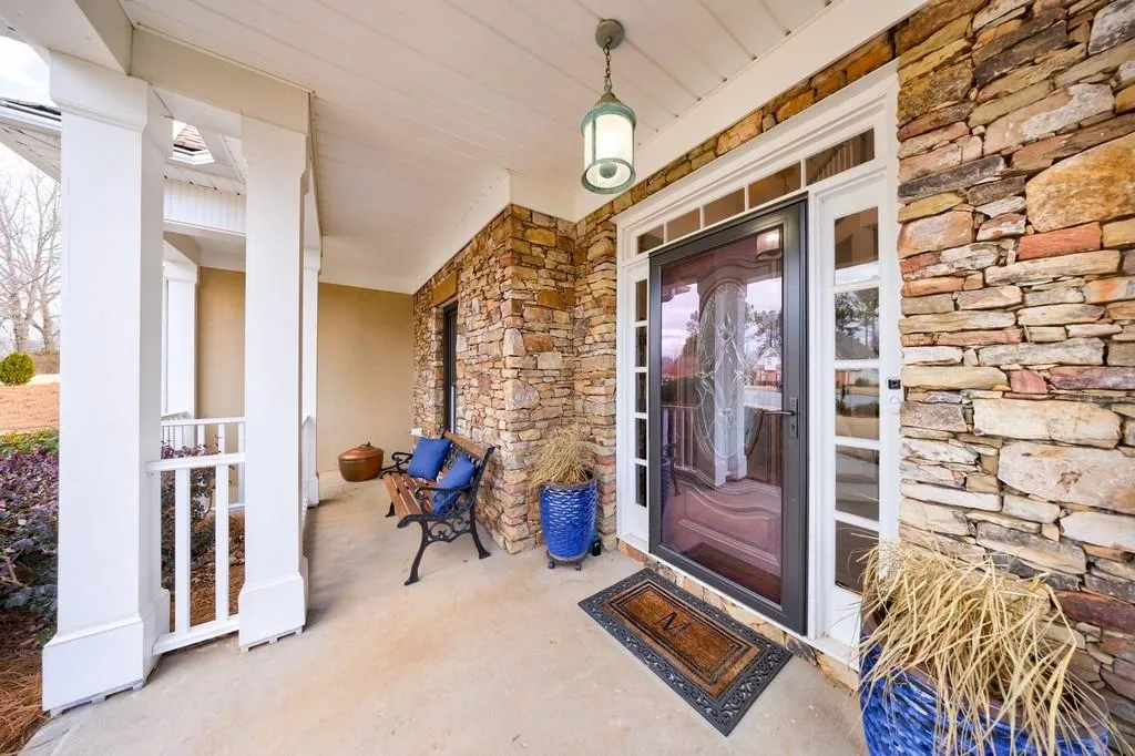 Roswell, Georgia 30075, United States, 4 Bedrooms Bedrooms, ,3 BathroomsBathrooms,Residential,Pending,15500