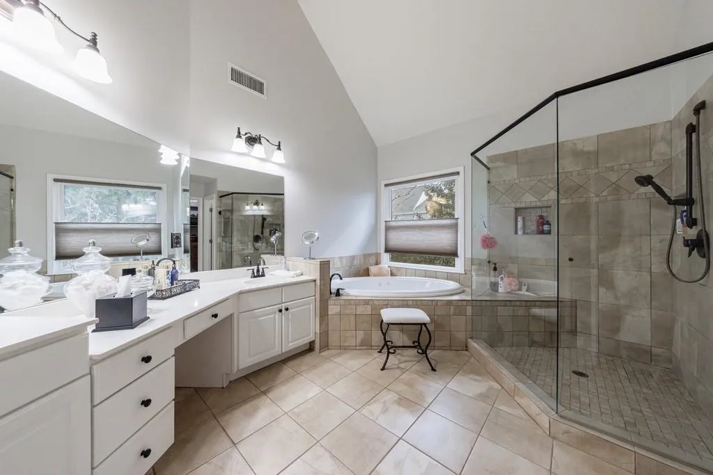 Roswell, Georgia 30075, United States, 4 Bedrooms Bedrooms, ,3 BathroomsBathrooms,Residential,Pending,15500