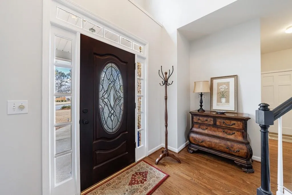 Roswell, Georgia 30075, United States, 4 Bedrooms Bedrooms, ,3 BathroomsBathrooms,Residential,Pending,15500