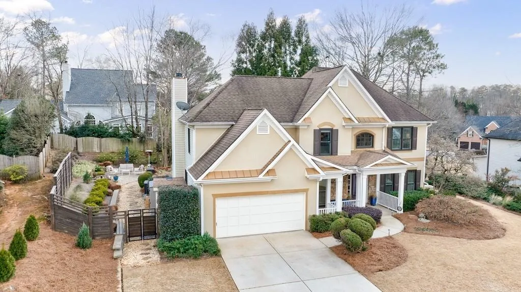 Roswell, Georgia 30075, United States, 4 Bedrooms Bedrooms, ,3 BathroomsBathrooms,Residential,Pending,15500