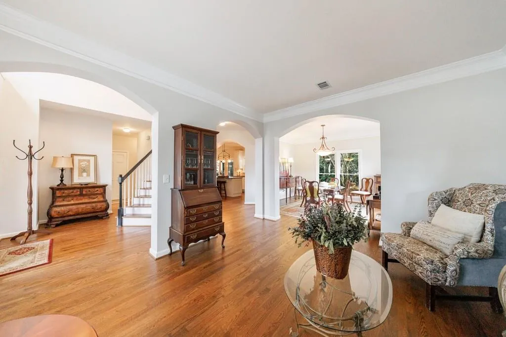 Roswell, Georgia 30075, United States, 4 Bedrooms Bedrooms, ,3 BathroomsBathrooms,Residential,Pending,15500