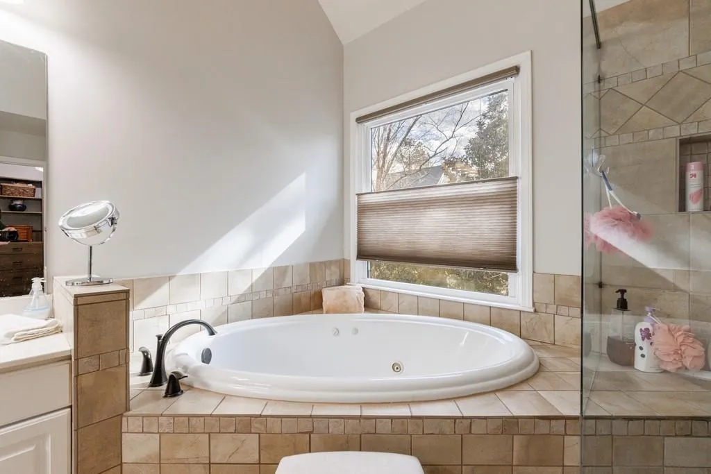 Roswell, Georgia 30075, United States, 4 Bedrooms Bedrooms, ,3 BathroomsBathrooms,Residential,Pending,15500