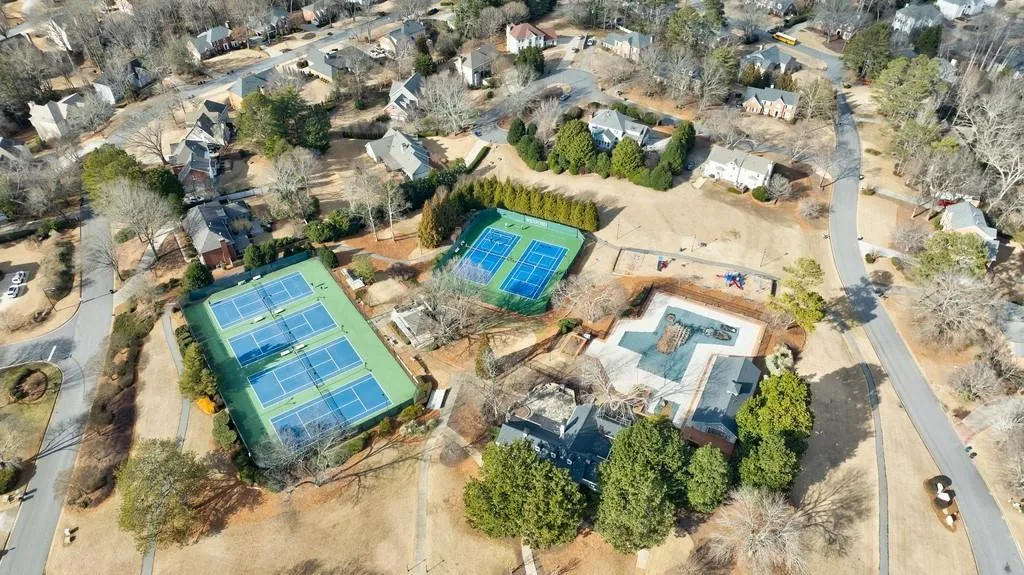 Roswell, Georgia 30075, United States, 4 Bedrooms Bedrooms, ,3 BathroomsBathrooms,Residential,Pending,15500