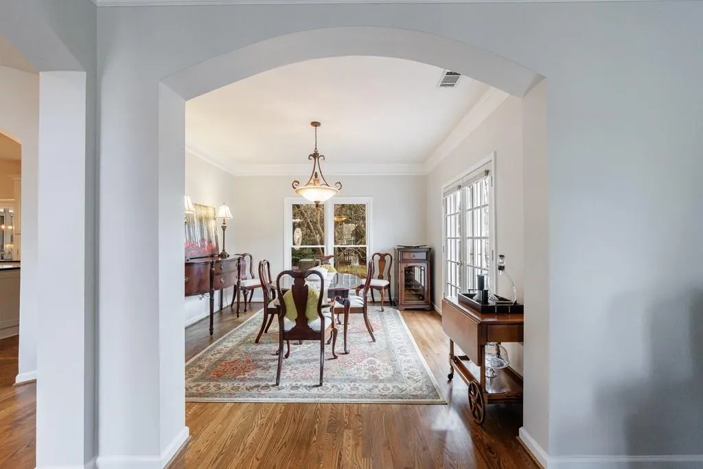 Roswell, Georgia 30075, United States, 4 Bedrooms Bedrooms, ,3 BathroomsBathrooms,Residential,Pending,15500