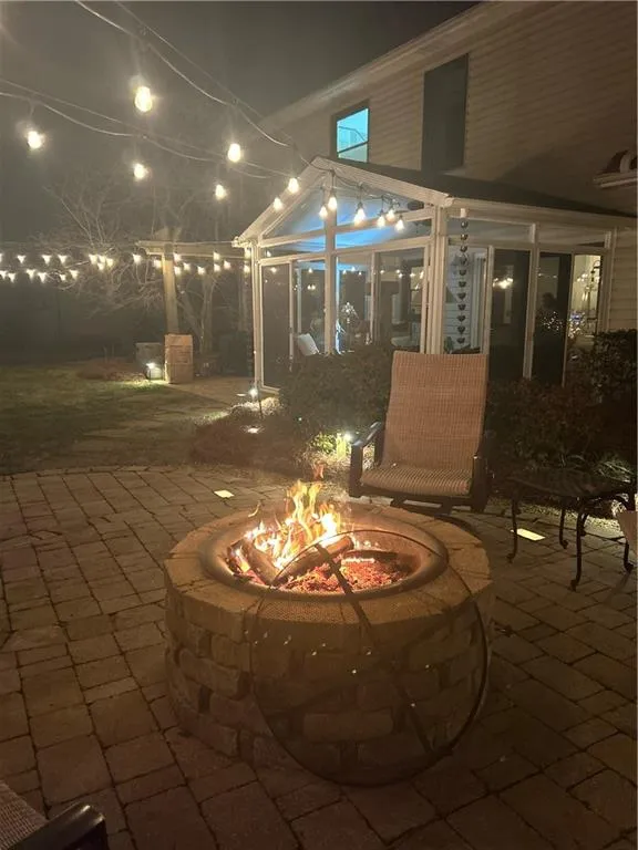 Roswell, Georgia 30075, United States, 4 Bedrooms Bedrooms, ,3 BathroomsBathrooms,Residential,Pending,15500