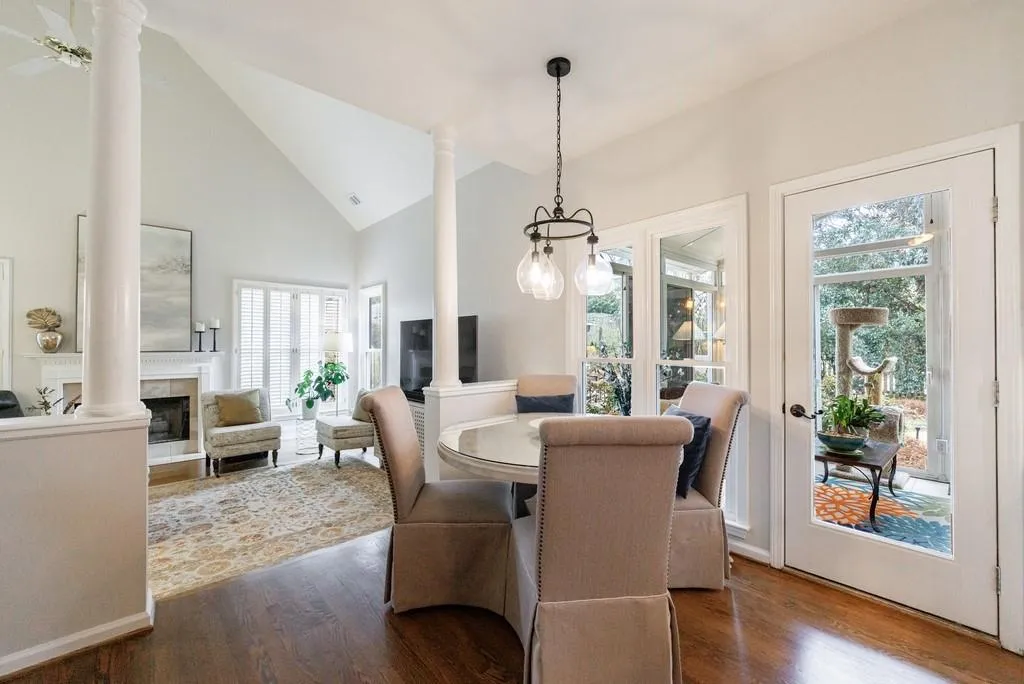 Roswell, Georgia 30075, United States, 4 Bedrooms Bedrooms, ,3 BathroomsBathrooms,Residential,Pending,15500