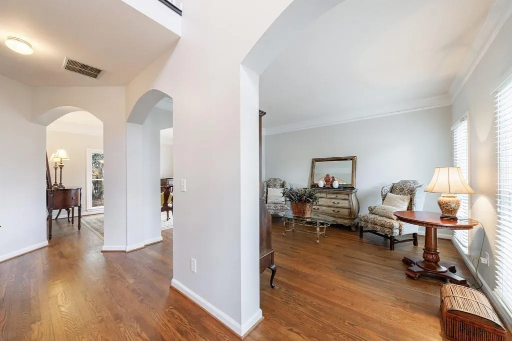 Roswell, Georgia 30075, United States, 4 Bedrooms Bedrooms, ,3 BathroomsBathrooms,Residential,Pending,15500