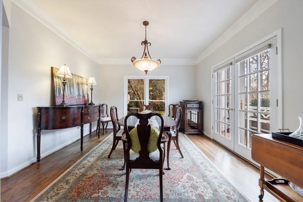 Roswell, Georgia 30075, United States, 4 Bedrooms Bedrooms, ,3 BathroomsBathrooms,Residential,Pending,15500