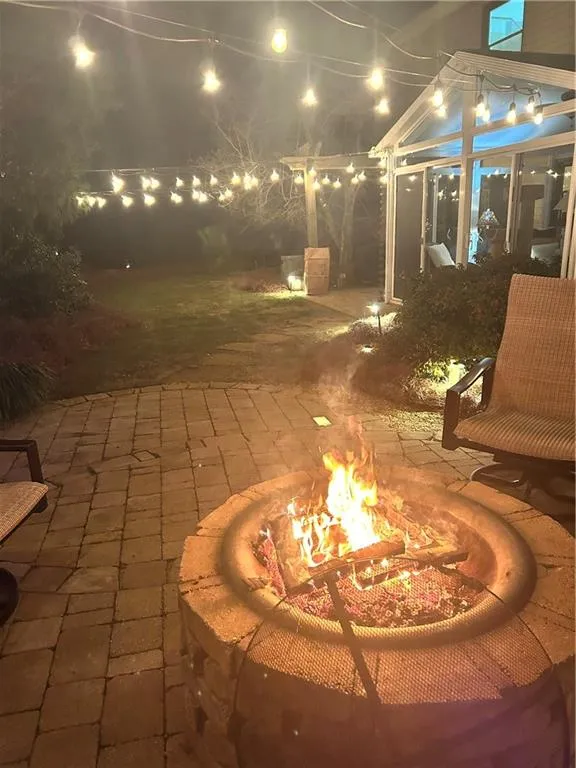 Roswell, Georgia 30075, United States, 4 Bedrooms Bedrooms, ,3 BathroomsBathrooms,Residential,Pending,15500