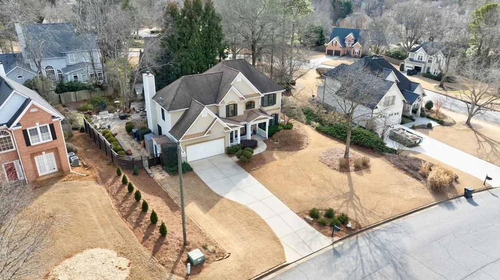 Roswell, Georgia 30075, United States, 4 Bedrooms Bedrooms, ,3 BathroomsBathrooms,Residential,Pending,15500