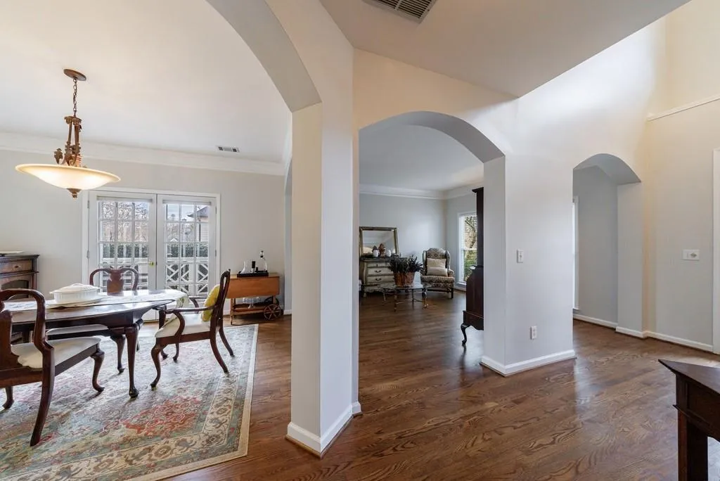 Roswell, Georgia 30075, United States, 4 Bedrooms Bedrooms, ,3 BathroomsBathrooms,Residential,Pending,15500