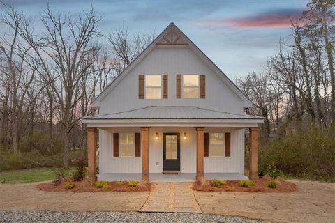 Homes For Sale - 285 E Third St<br/> Cleburne County, Fruithurst, AL 36262