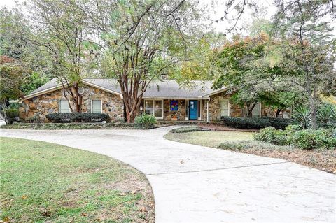 A home in Calhoun