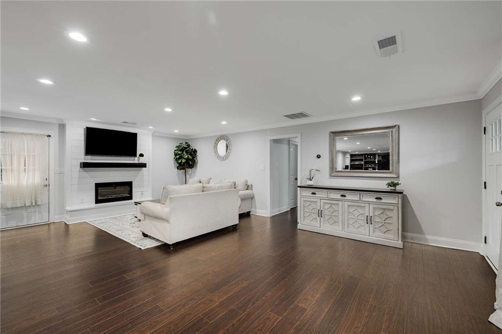 3844 Saddle Ridge Drive