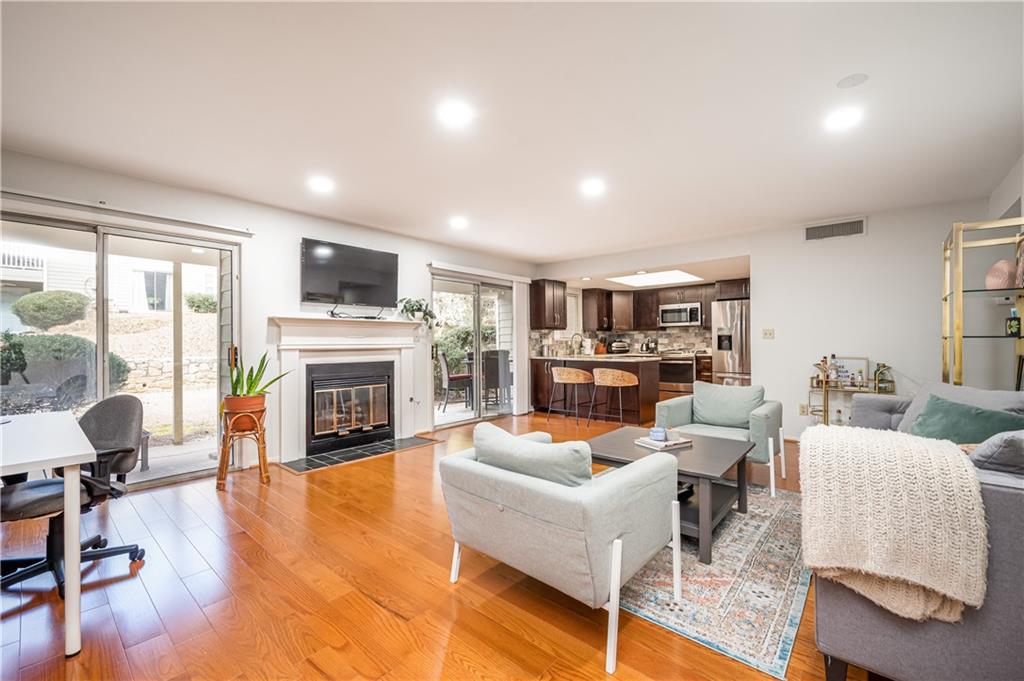 23 Middleton Court SE