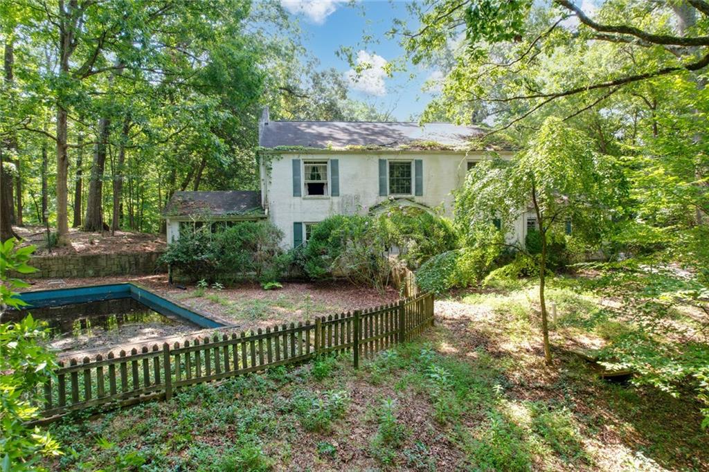 1700 W Paces Ferry Road NW