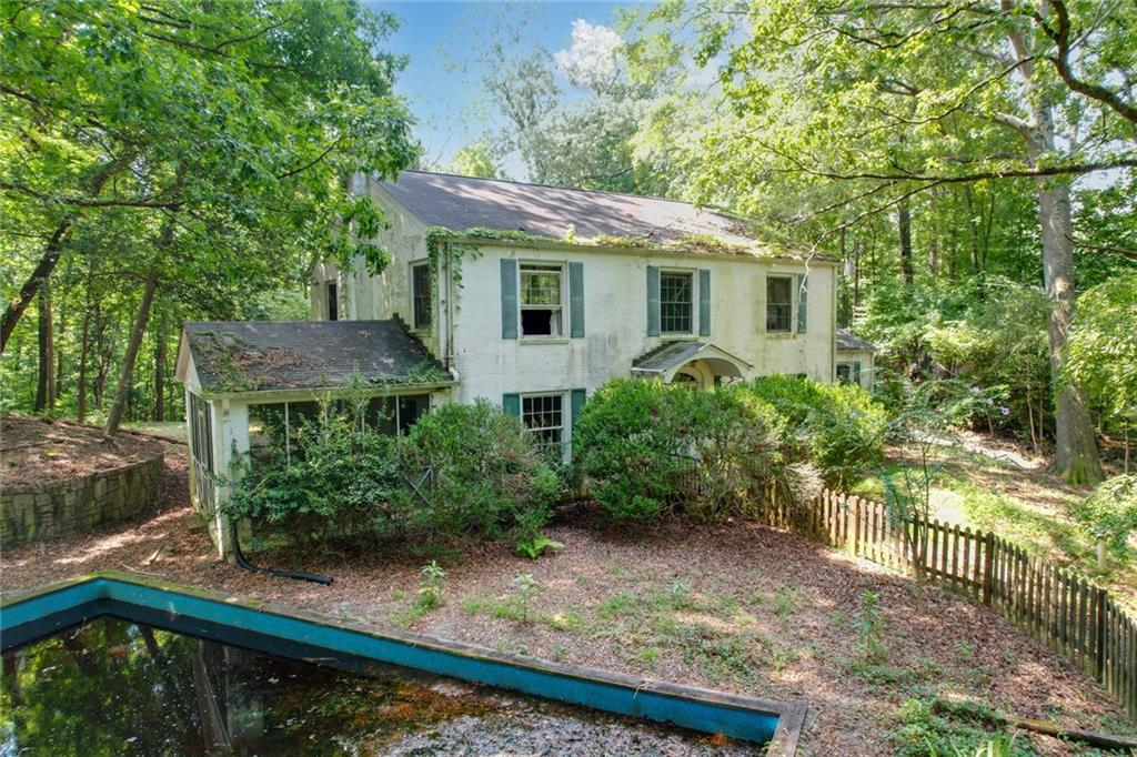 1700 W Paces Ferry Road NW