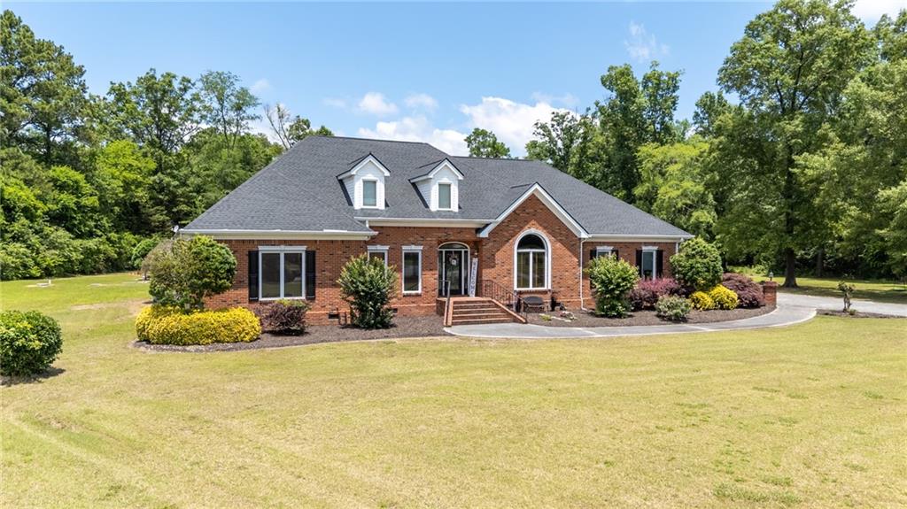 104 Aspen Drive NE